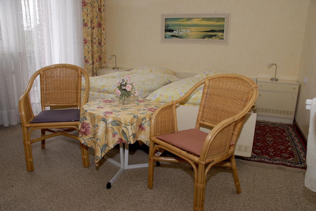 Pension Familie Schwarz GbR Alhausen Zimmer foto